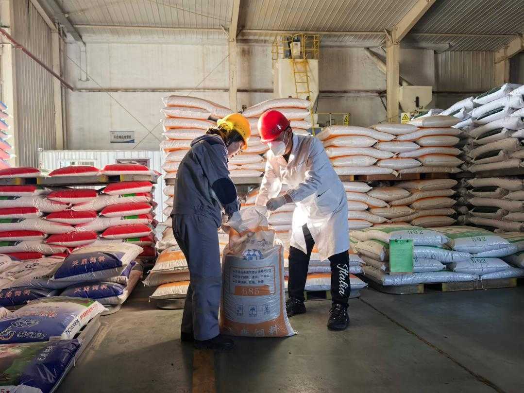 呼和浩特市農畜產品質量安全中心持續發力 筑牢飼料添加劑質量安全防線，保障養殖源頭無憂
